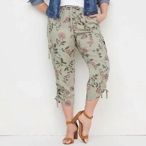 Lane Bryant Floral Cargo Capri - sz 18/20